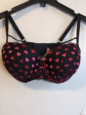 VS Dream Angels Lightly Lined Demi Heart Emroidery Bra size 38DDD